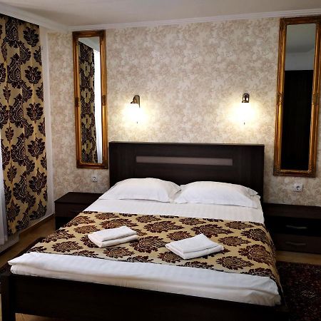 Appartement Panzio Status à Hajdúszoboszló Extérieur photo