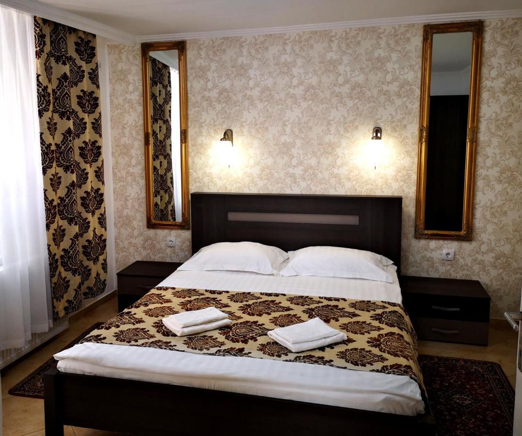 Appartement Panzio Status à Hajdúszoboszló Extérieur photo
