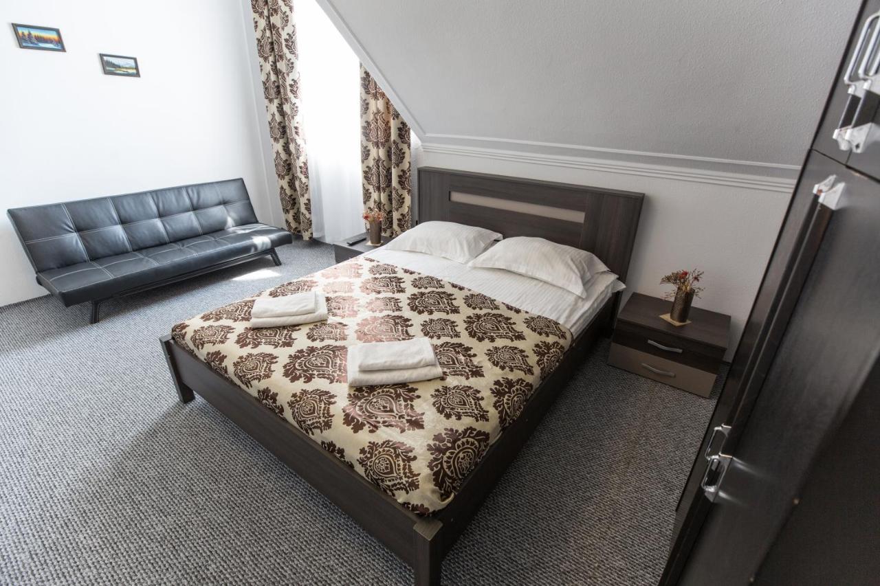 Appartement Panzio Status à Hajdúszoboszló Extérieur photo