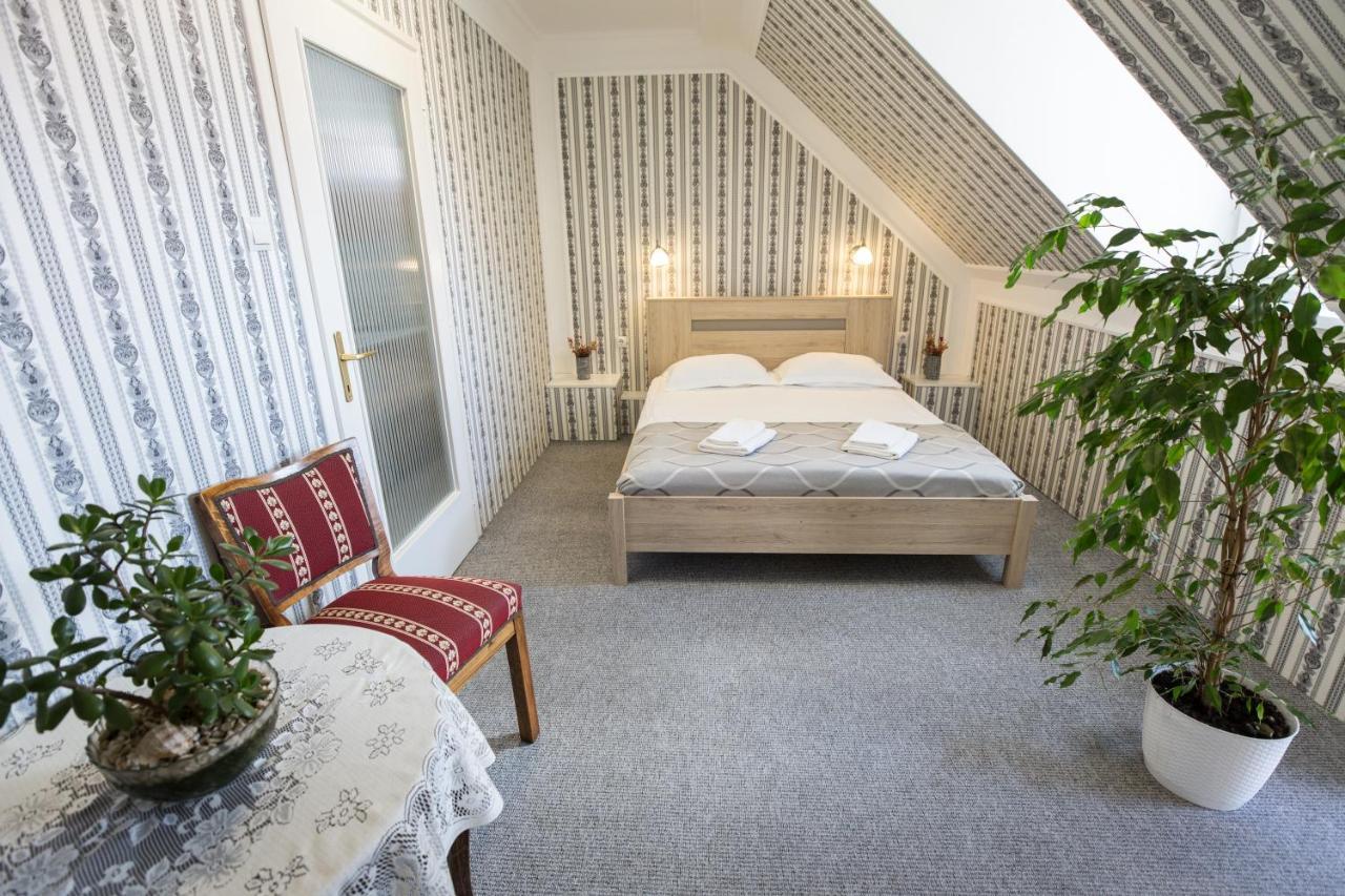 Appartement Panzio Status à Hajdúszoboszló Chambre photo